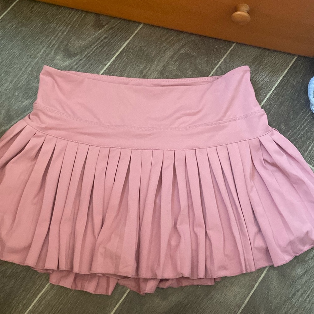 Gold hinge skirt